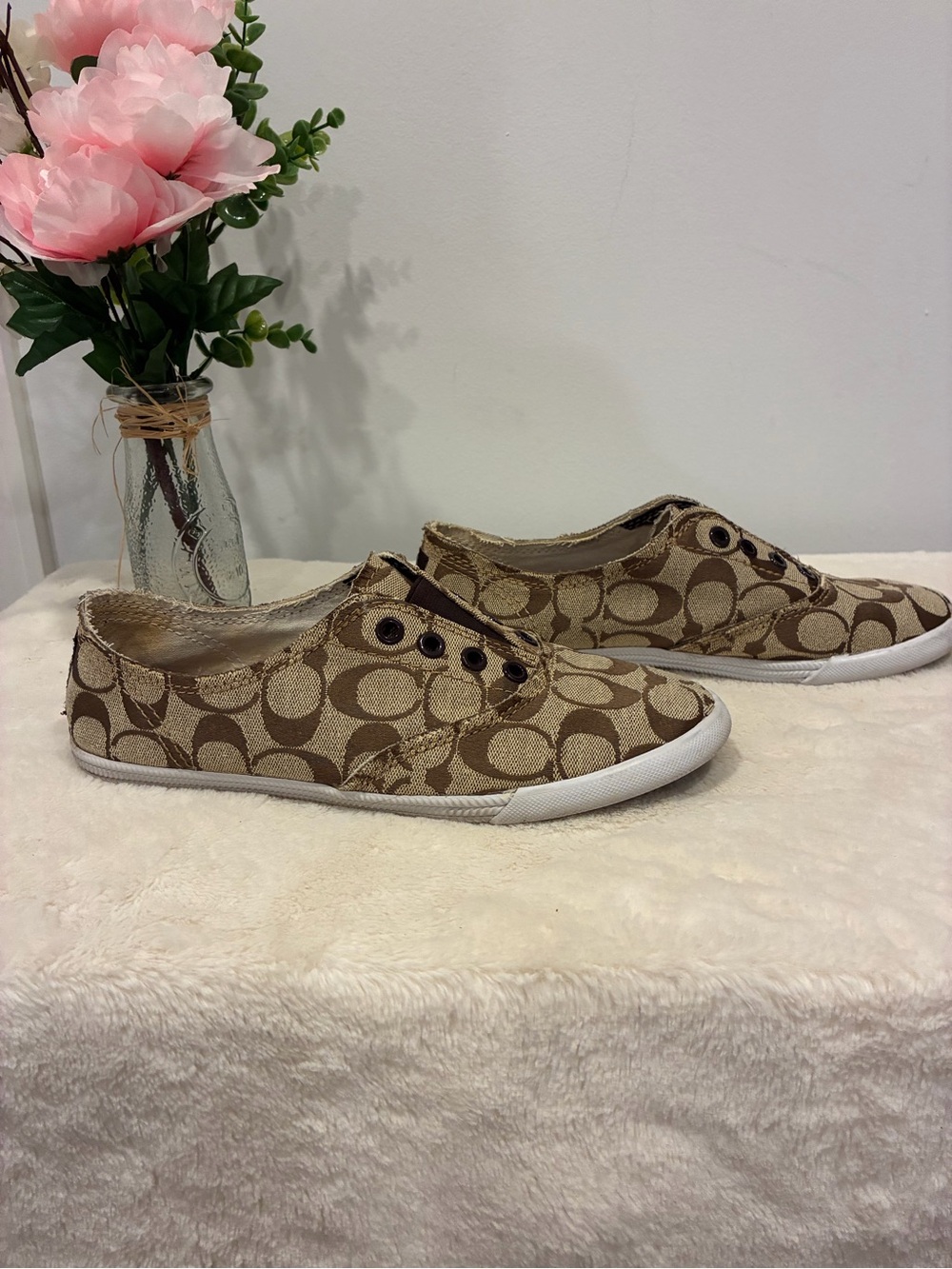 Coach Katie Tan/Brown Signature Slip-On Sneakers size 8 - Picture 2 of 8
